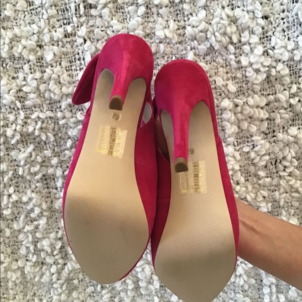 Heels - Picture 3 of 3